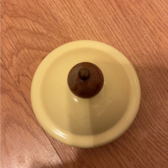 Victoria & Richard MacKenzie Childs Yellow-Gold Tea Set - Picture 15 of 16